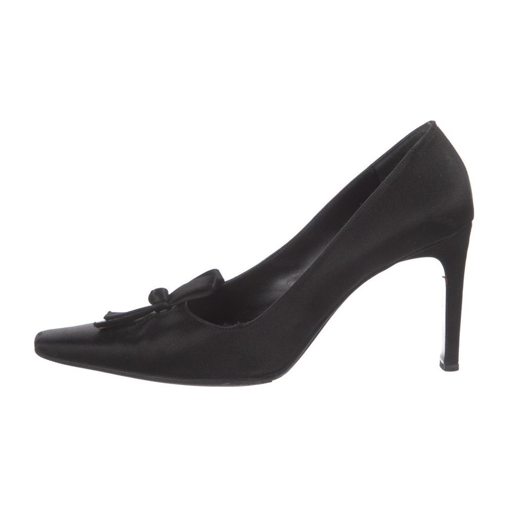 VERA WANG
Satin Bow Accents Pumps